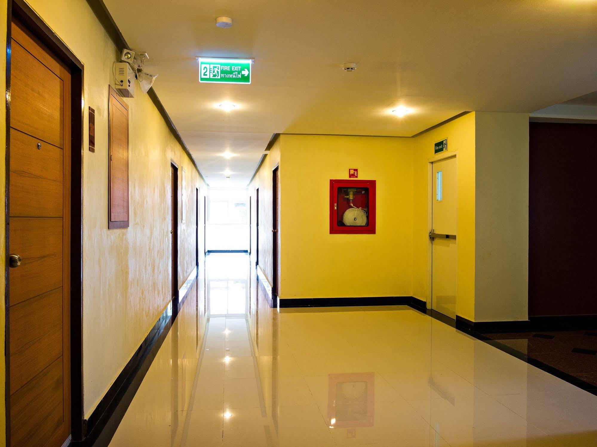 Nrv Place Apart Hotel Bangkok Exteriör bild