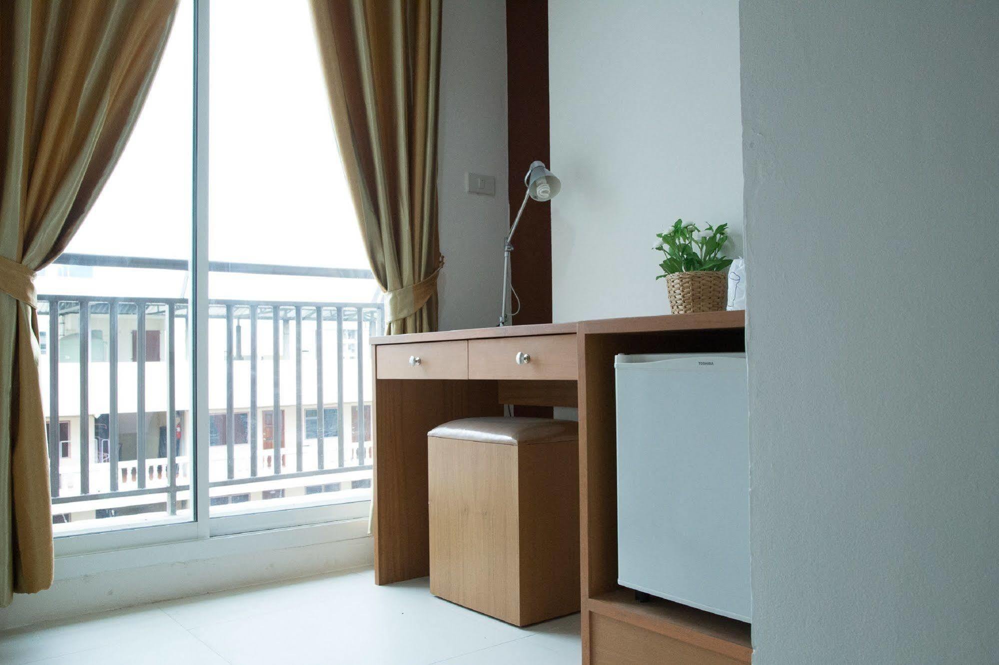 Nrv Place Apart Hotel Bangkok Exteriör bild